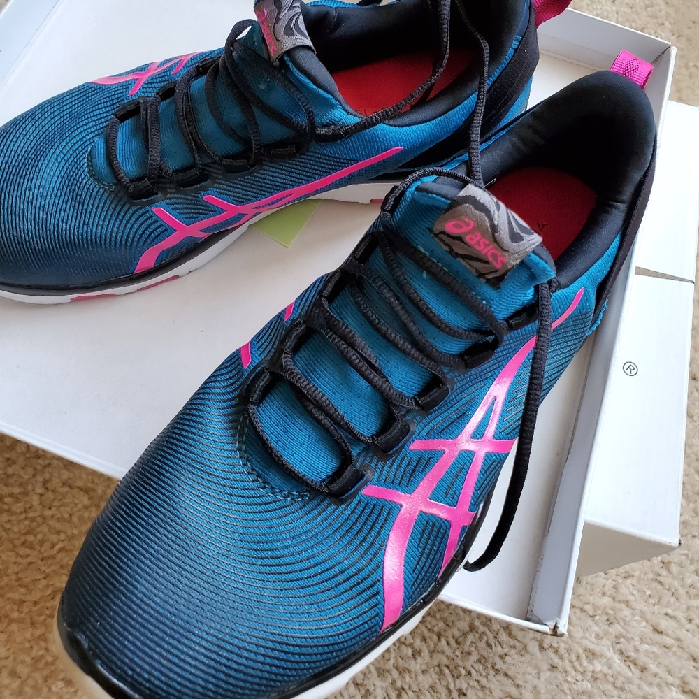 ASICS size 7.5